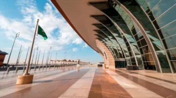 قائمة محدثة.. أسعار مواقف مطار الملك عبد العزيز بجدة تطبق رسومًا جديدة للانتظار